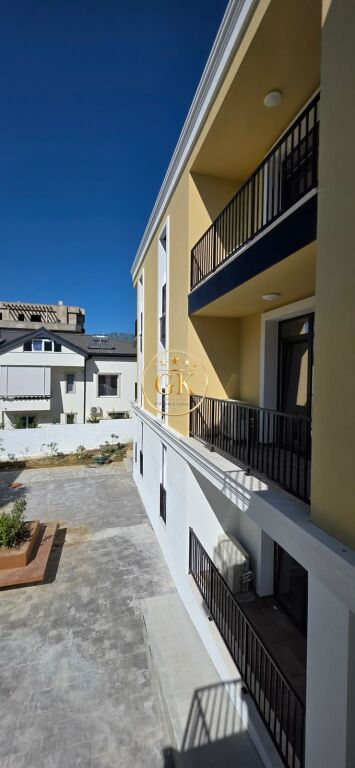 🏡 SHITET APARTAMENT 1+1+1 GARAZHD – SAUK I VJETER