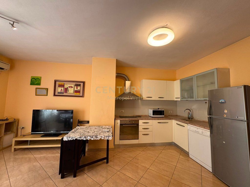 Jepet me qira apartament 1+1 pranë ATSH, Pazari i Ri.