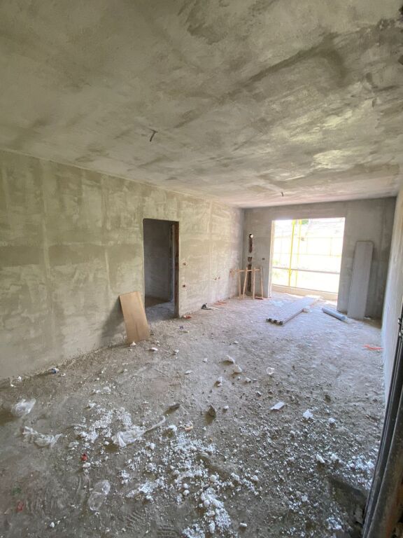 SHITET APARTAMENT 2+1+2 BALLKONE, UNAZA E MADHE PASKUQAN