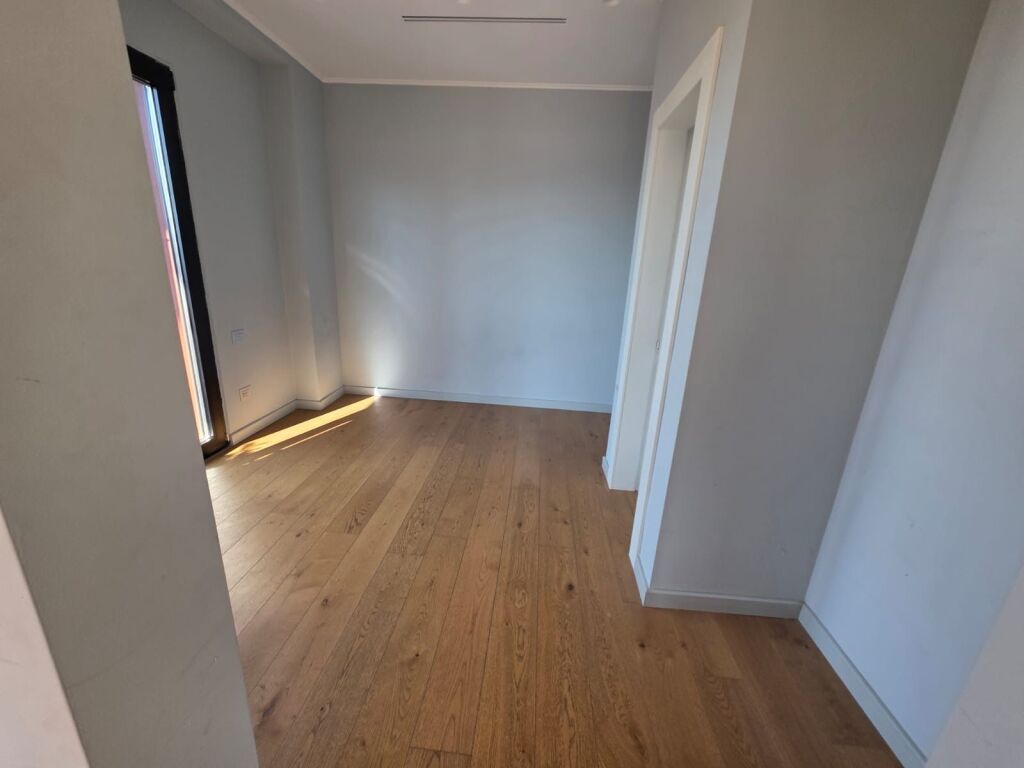 Office for rent at Garden Building on Kavaja Street