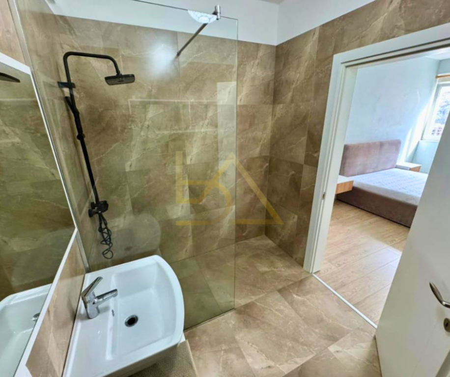 Apartament 2+1+2 për Shitje – Liqeni i Thatë, pranë Parkut Zoologjik, Tiranë