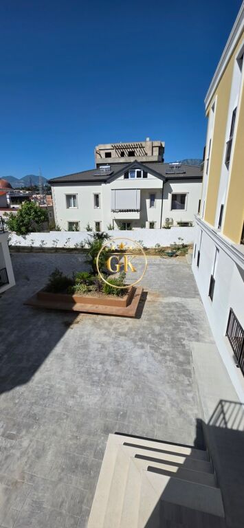 🏡 SHITET APARTAMENT 1+1+1 GARAZHD – SAUK I VJETER