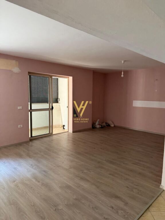 OFFICE 56 M2 FOR RENT AT GARDA 90,000 LEKE