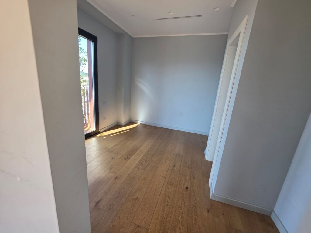 Office for rent at Garden Building on Kavaja Street