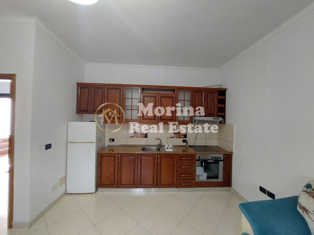 Rent | Shtëpi private 2 + 1 | Shkolla e Bashkuar | 450 €/month