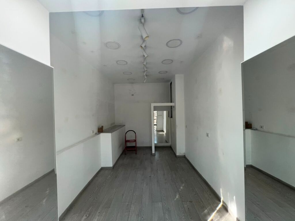 Negozio In Affitto A Brryli (ID BD21928) Tirane