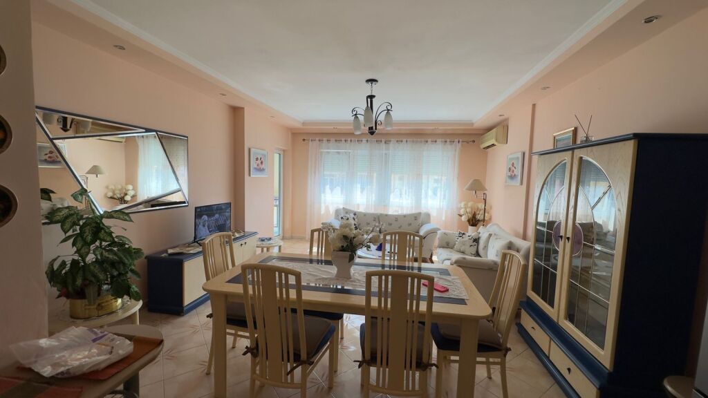 Apartament 2+1 me qira tek Rruga e Elbasanit!