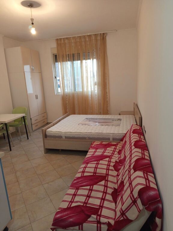 Studio apartment 25000 leke. 5 Maji Street