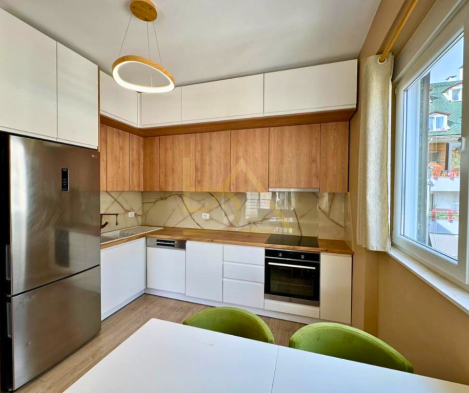 Apartament 2+1+2 për Shitje – Liqeni i Thatë, pranë Parkut Zoologjik, Tiranë