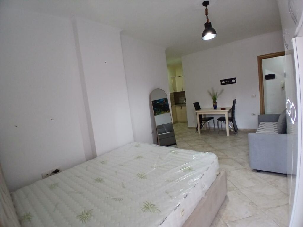 Studio apartments for rent on Barrikadave Street