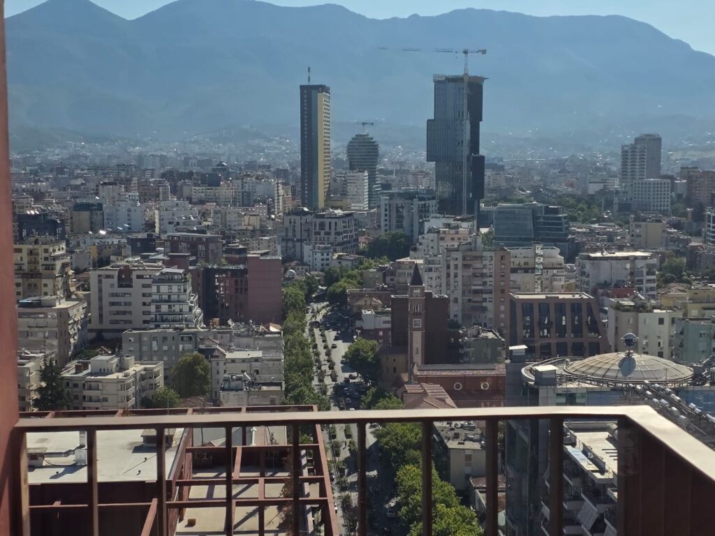 3+1, empty at garden residence, 2000 euros negotiable