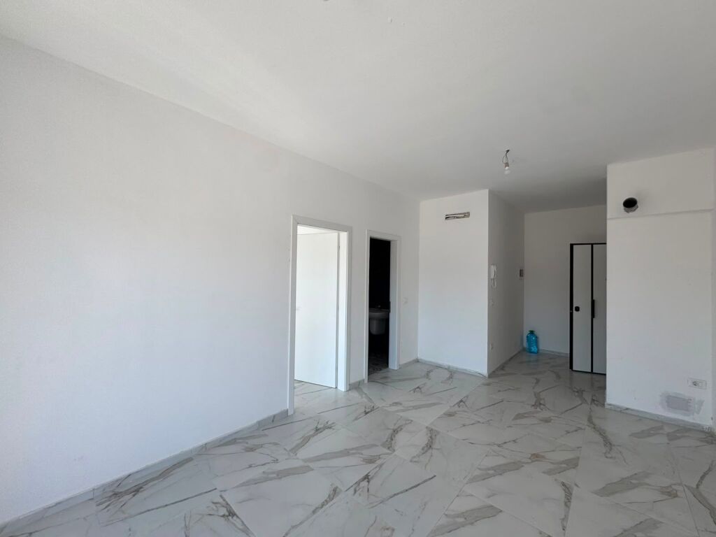Ufficio 1+1+parcheggio in affitto in Via Dritan Hoxha