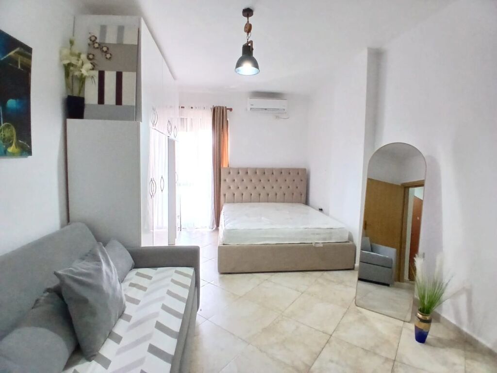 Studio apartments for rent on Barrikadave Street