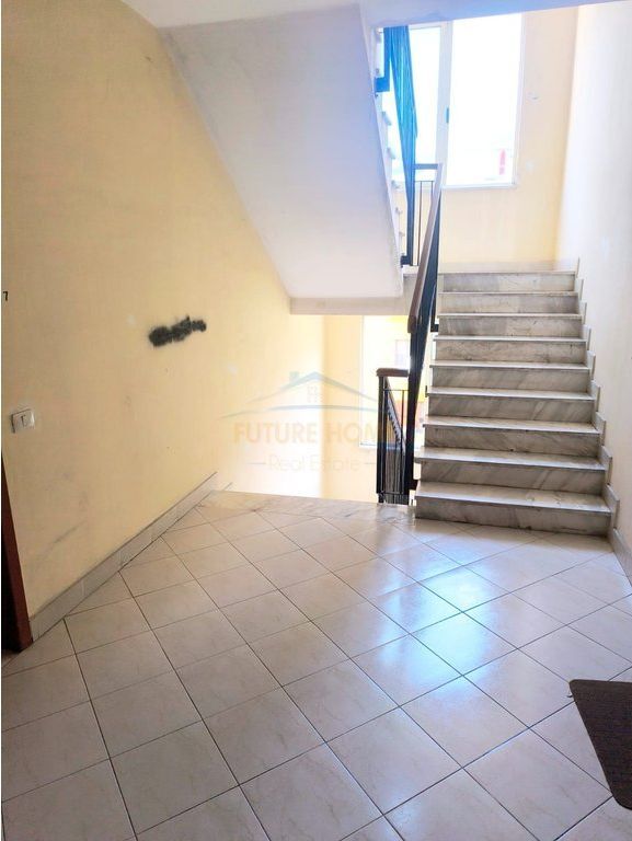 Shitet, Apartament 2+1, Fresku