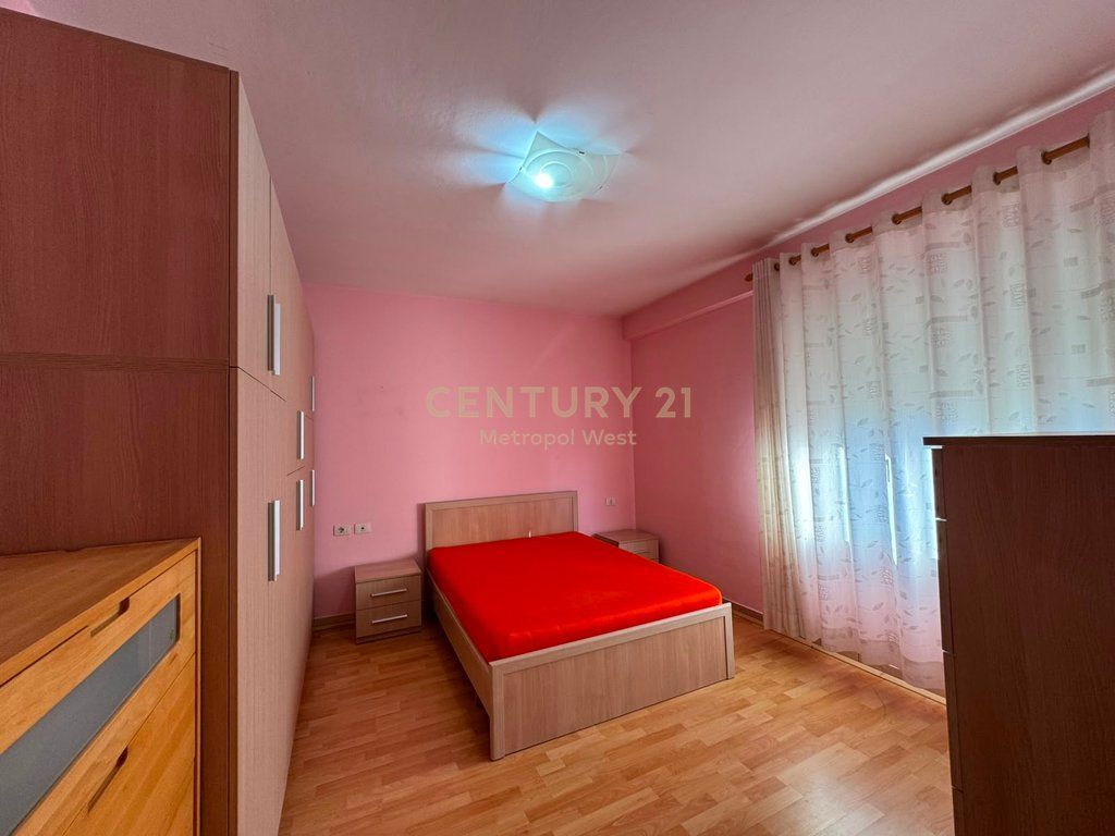 Jepet me qira apartament 1+1 pranë ATSH, Pazari i Ri.