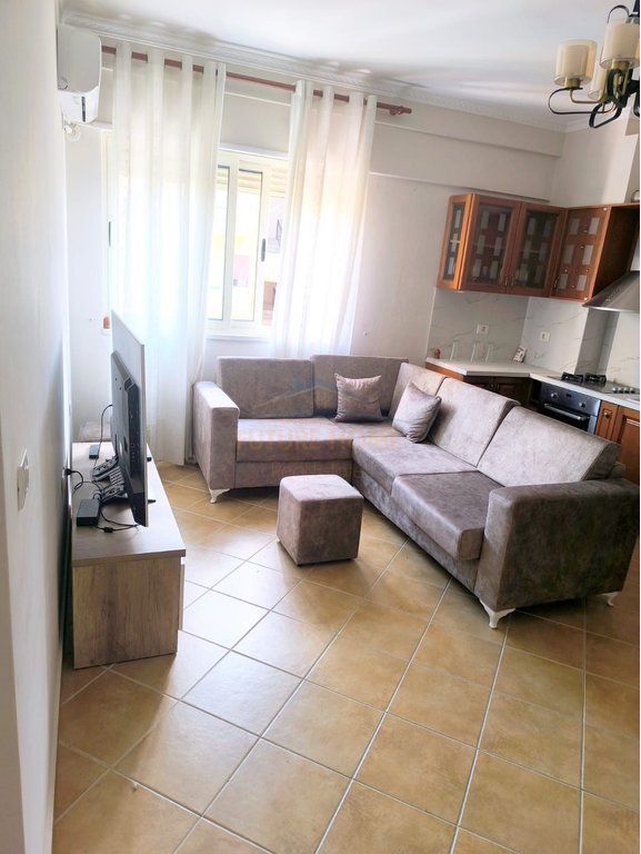 Shitet, Apartament 2+1, Fresku