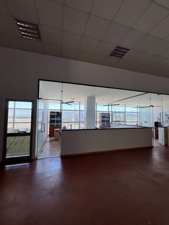 Business Premises for Rent, Warehouse – 1,000 m² Hotel Aurelius, at the Rinas intersection