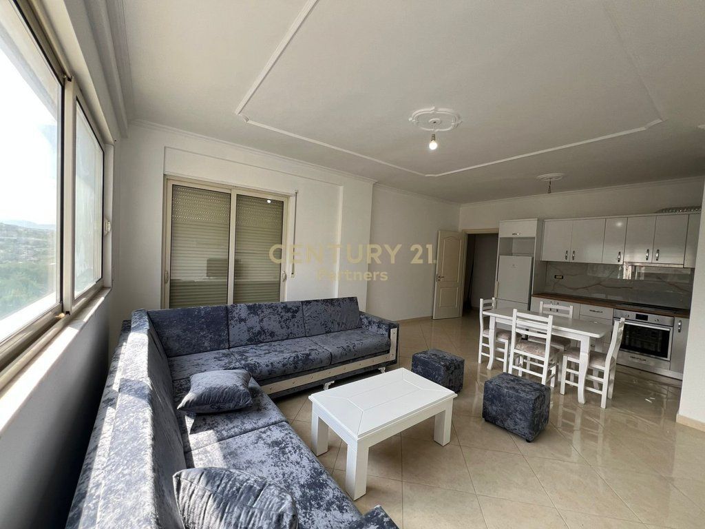 APARTAMENT 2+1 ME QIRA, FRESKU