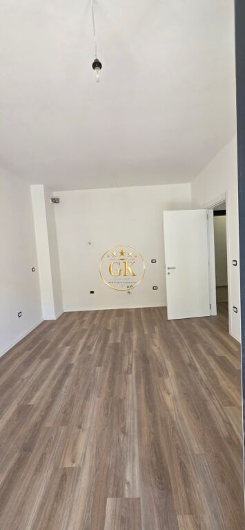 🏡 SHITET APARTAMENT 1+1+1 GARAZHD – SAUK I VJETER