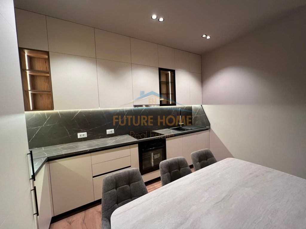 Qera,Apartament 2+1+2 ,Kompleksi Delijorgji !