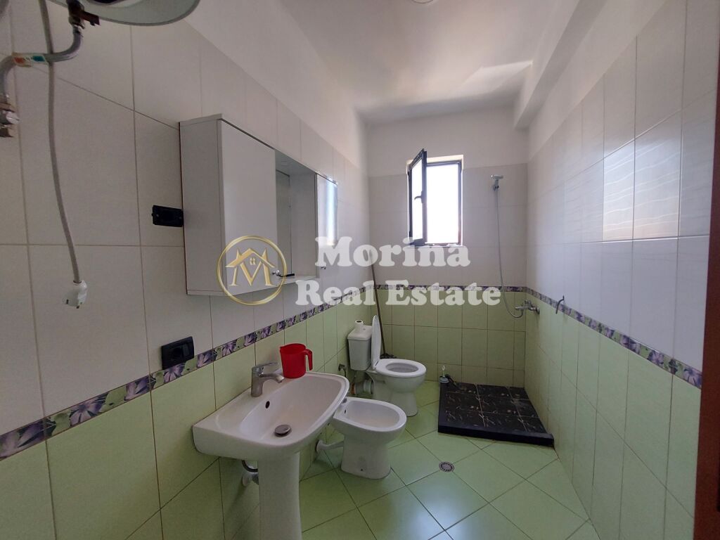 Rent | Shtëpi private 2 + 1 | Shkolla e Bashkuar | 450 €/month