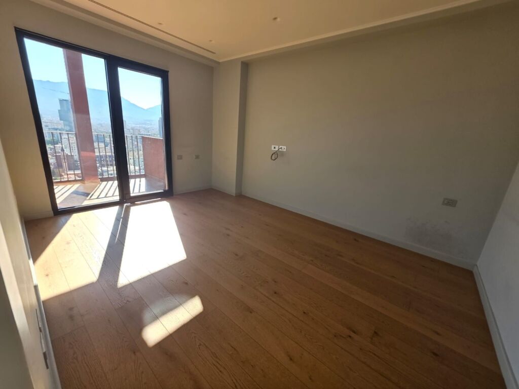 Office for rent at Garden Building on Kavaja Street