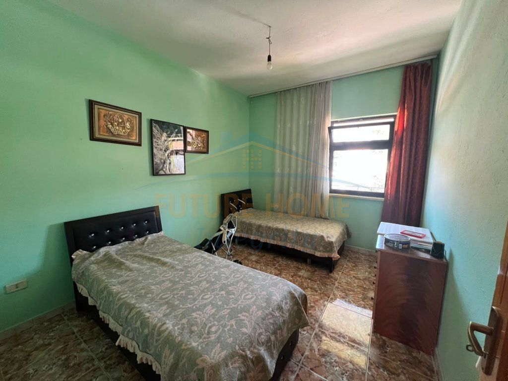 In vendita, Casa privata su 3 piani+Terreno, Ex Mercato Elettrico, Tirana.