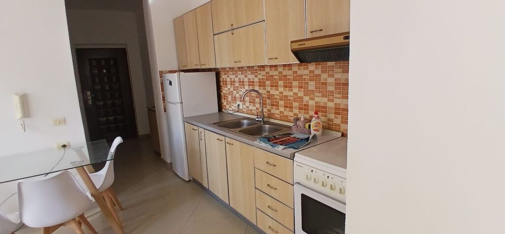 2+1, rr peti liq i thate, 650 euro