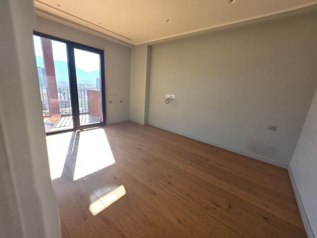 Office for rent at Garden Building on Kavaja Street