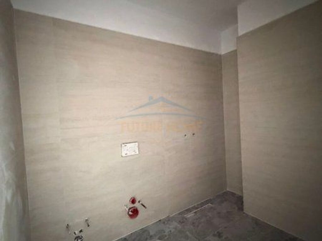 Shitet , Apartament 1+1 , Liqeni i thate , Tirane