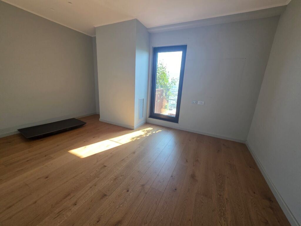 Office for rent at Garden Building on Kavaja Street