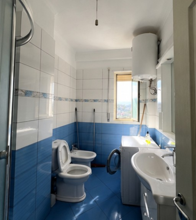 APARTAMENT 2+1 ME QIRA, FRESKU