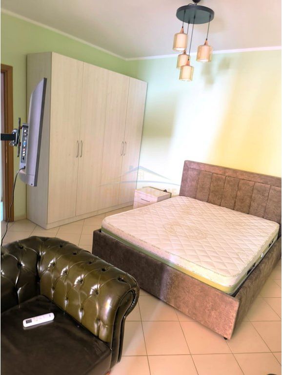 Shitet, Apartament 2+1, Fresku