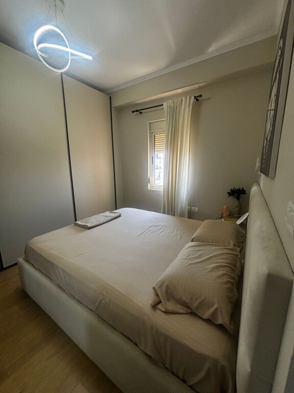 🏡 Shitet Apartament 1+1 me Ballkon – Rr. Endri Keko, Tiranë