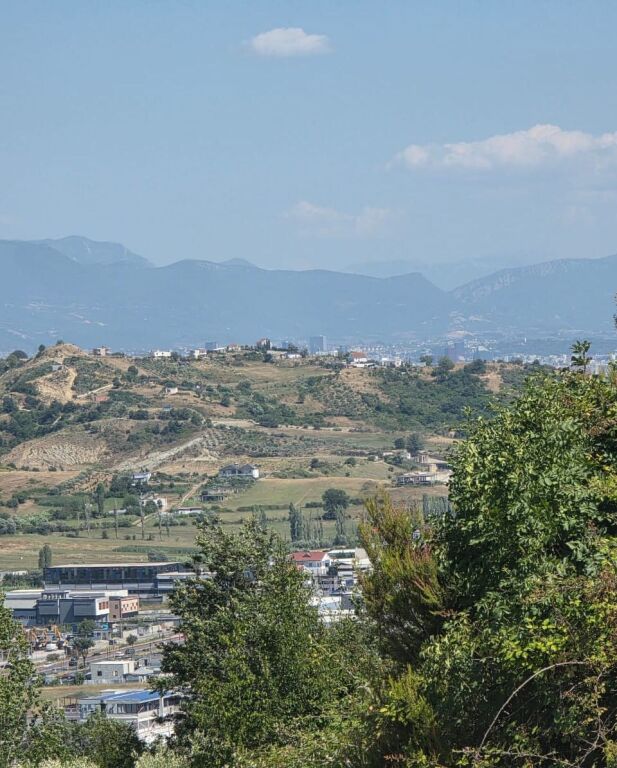 SHITET TOKE PREMIUM NE VORE,PAK METRA LARG AUTOSTRADES TIRANE-DURRES