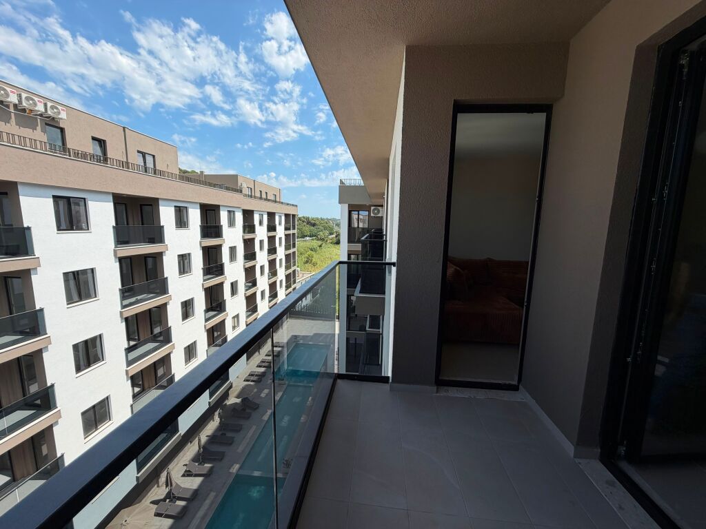 Shitet Apartament 1+1 te Mali Robit