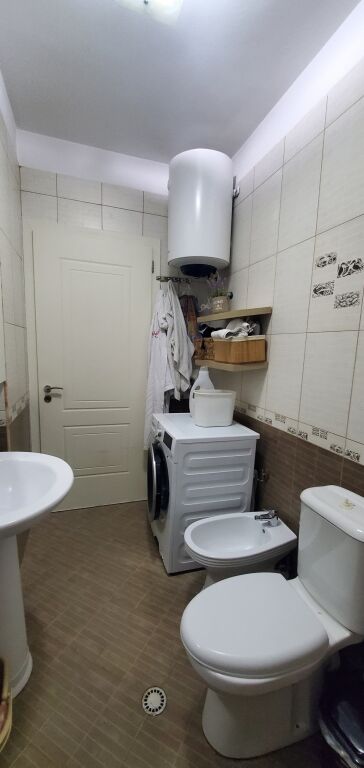 Apartament per qera 2+1 104 metra ne Astir prane Viles L kati 2 banim