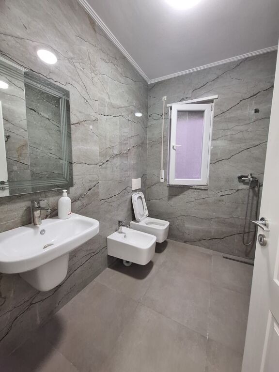 📣 Apartament 2+1+2 me 2 ballkone me qera