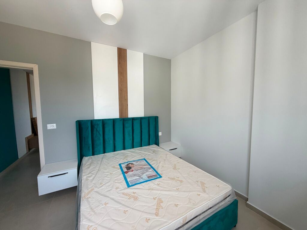 Shitet Apartament 1+1 te Mali Robit