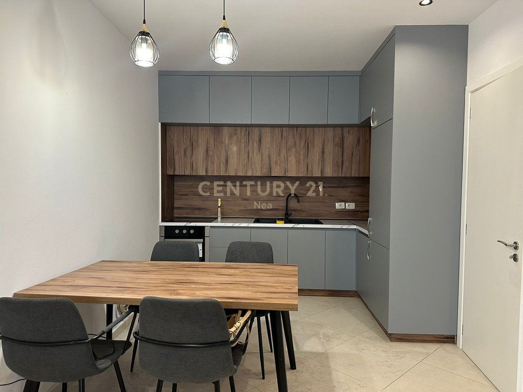 Apartament 2+1+2 me qera ne Astir !!