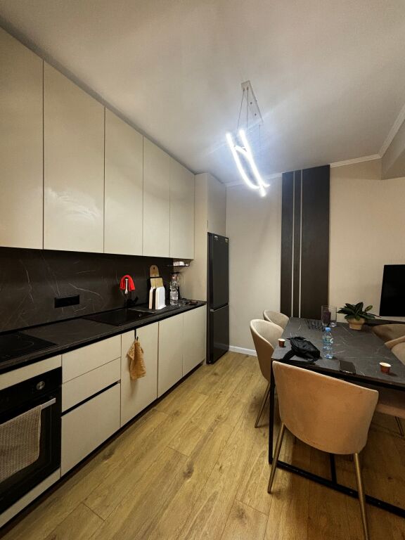 🏡 Shitet Apartament 1+1 me Ballkon – Rr. Endri Keko, Tiranë