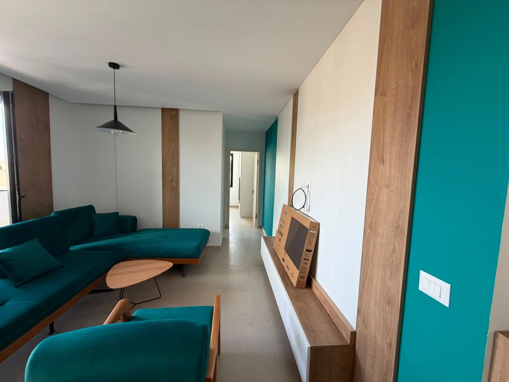 Shitet Apartament 1+1 te Mali Robit