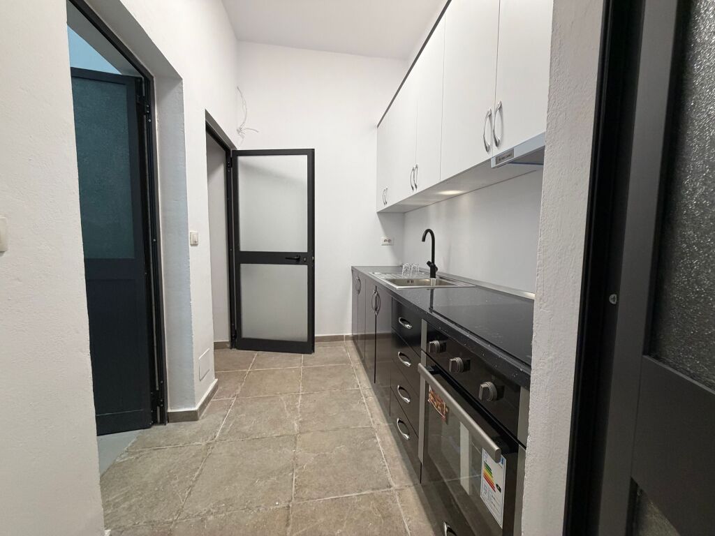 Jepet me Qira Apartament 1+1 📍Pranë QSUT, Rruga Ura