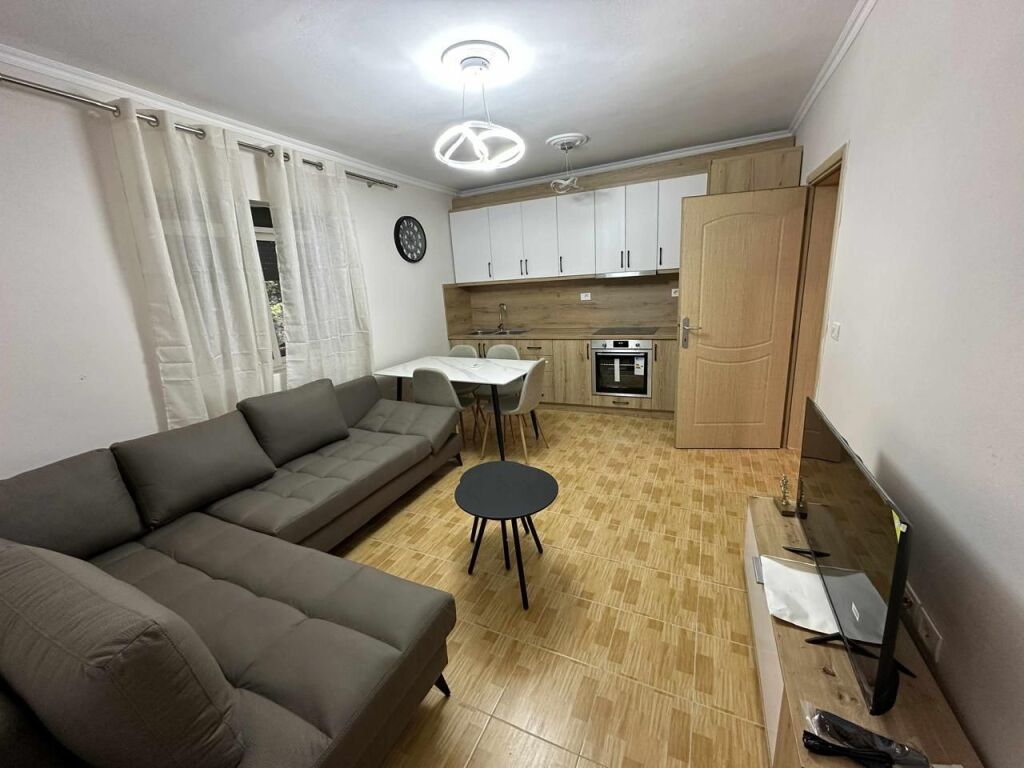 Qera | Apartament 2 + 1 | Rruga Bardhyl | 550 €/muaj