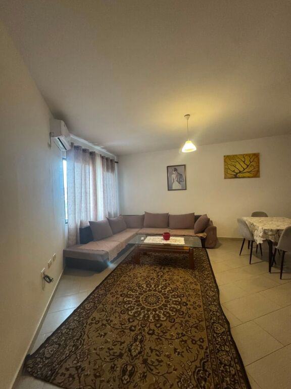 Jepet Me Qera Apartament 1+1+1 Ballkon