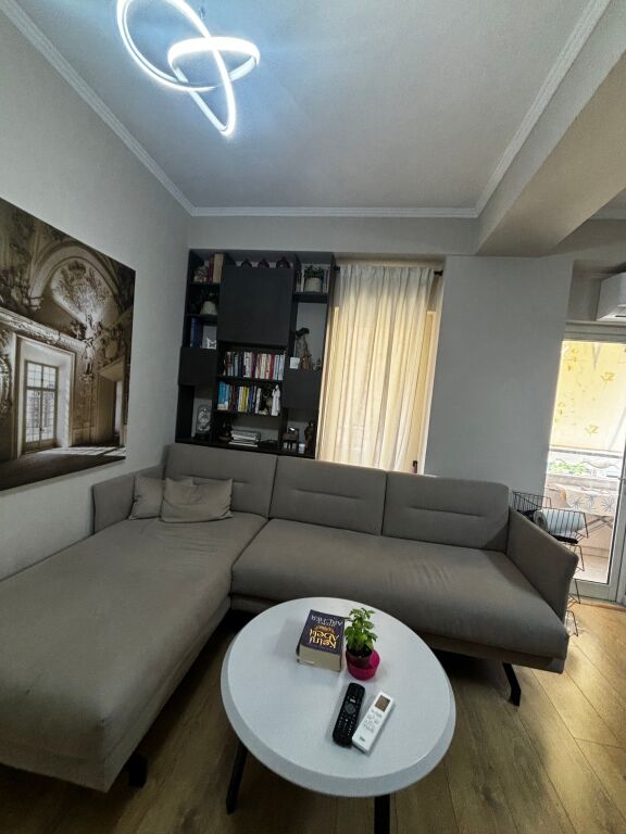 🏡 Shitet Apartament 1+1 me Ballkon – Rr. Endri Keko, Tiranë