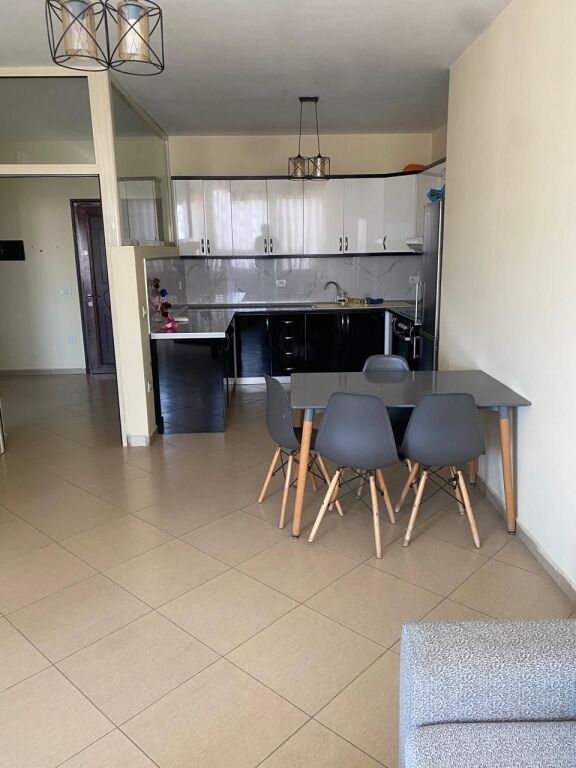 2+1, astir near the roundabout, 450 thousand lek