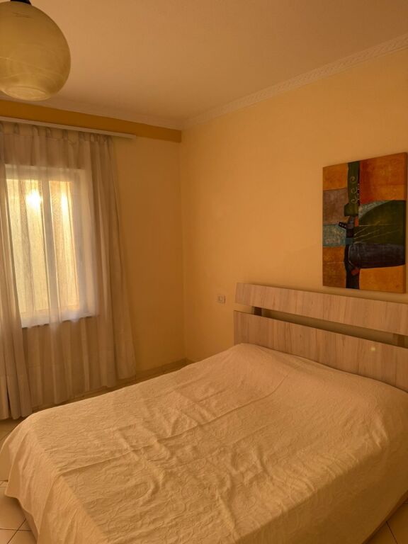 For rent 2+1+2 Astir at Famed Main road 500 thousand lek