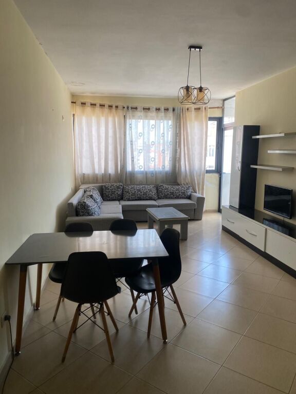 Jepet Me Qera Apartament 2+1+2 Tualete+ 1 Ballkon
