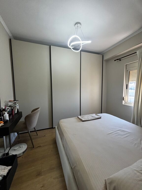 🏡 Shitet Apartament 1+1 me Ballkon – Rr. Endri Keko, Tiranë